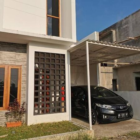 Ambarukmo Green Hill / Ma 8 Yogyakarta Exterior foto