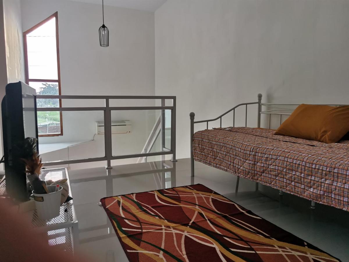 Ambarukmo Green Hill / Ma 8 Yogyakarta Exterior foto